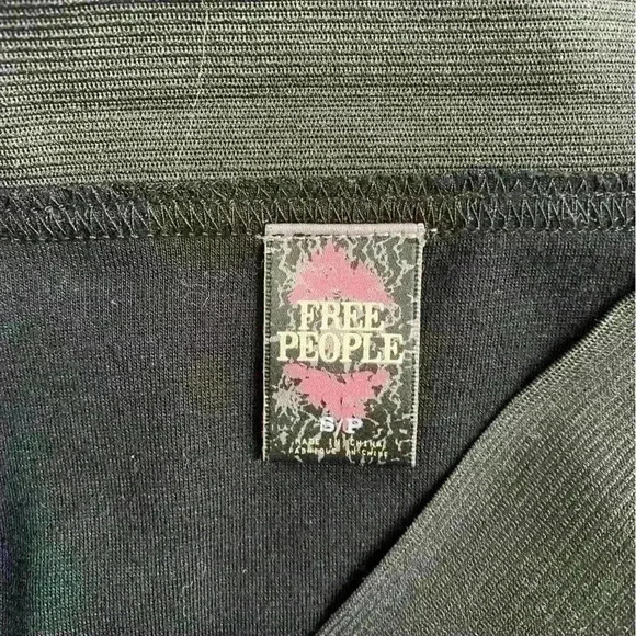 Free People black zip up front mini skirt w/ pockets size S - Picture 5 of 6